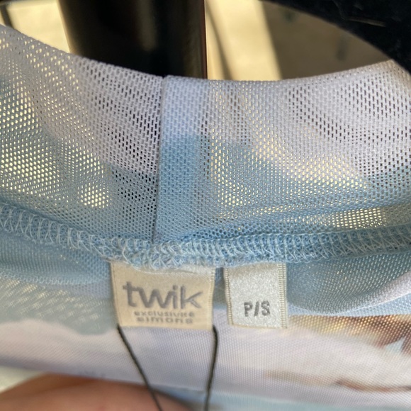 Simons Mesh Angel Top - Picture 4 of 4